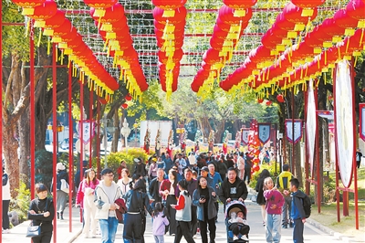 圓明新園新春廟會吸引眾多游客。.jpg